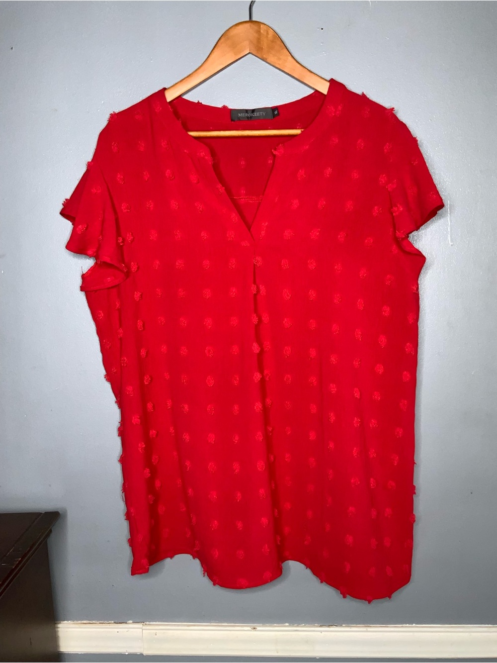 Merokeety Split-Neck Textured Short-Sleeve Blouse in Red XL - Picture 2 of 7